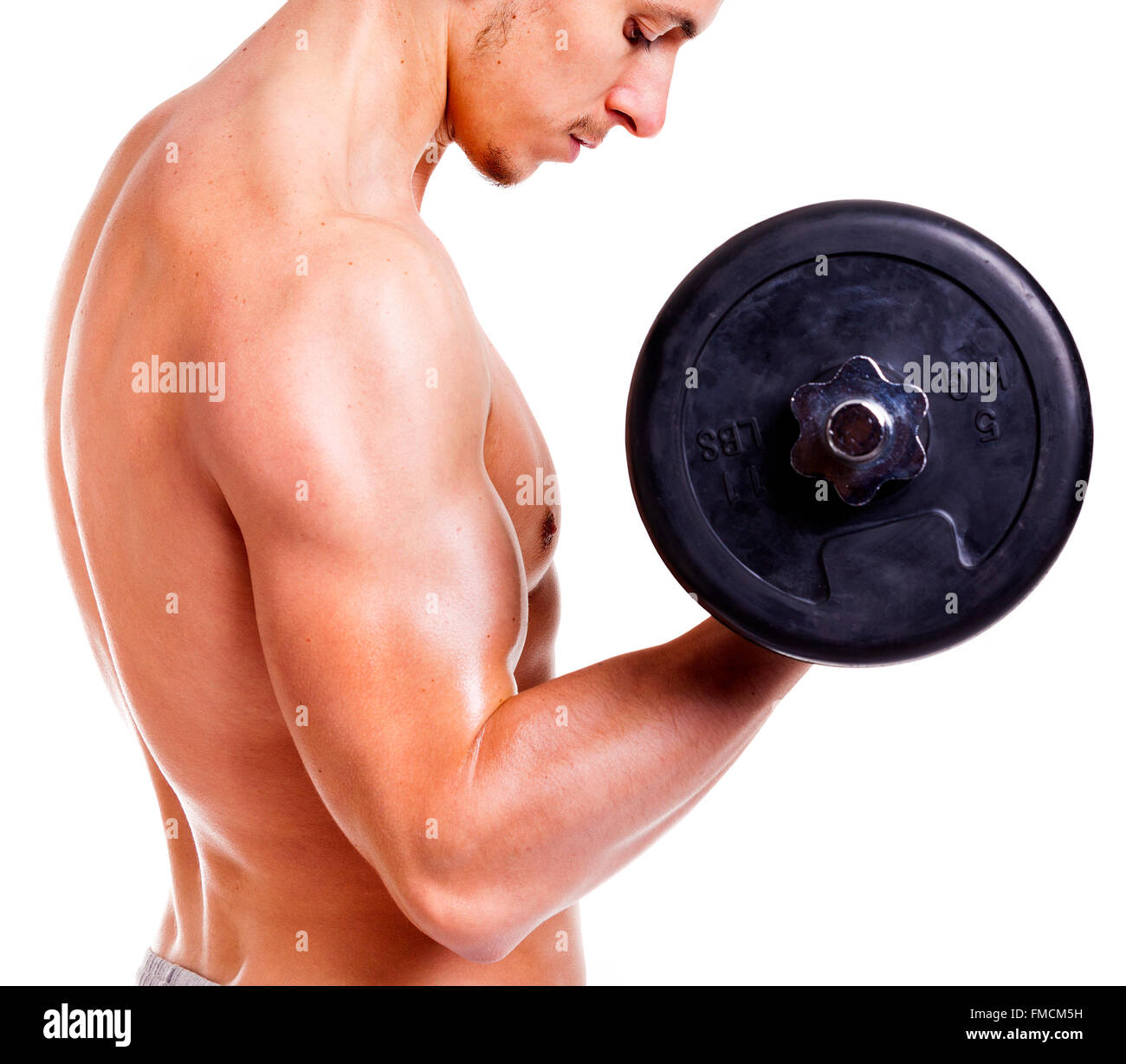 Fitness Mann Heben von Gewichten auf weißem Hintergrund Stockfoto