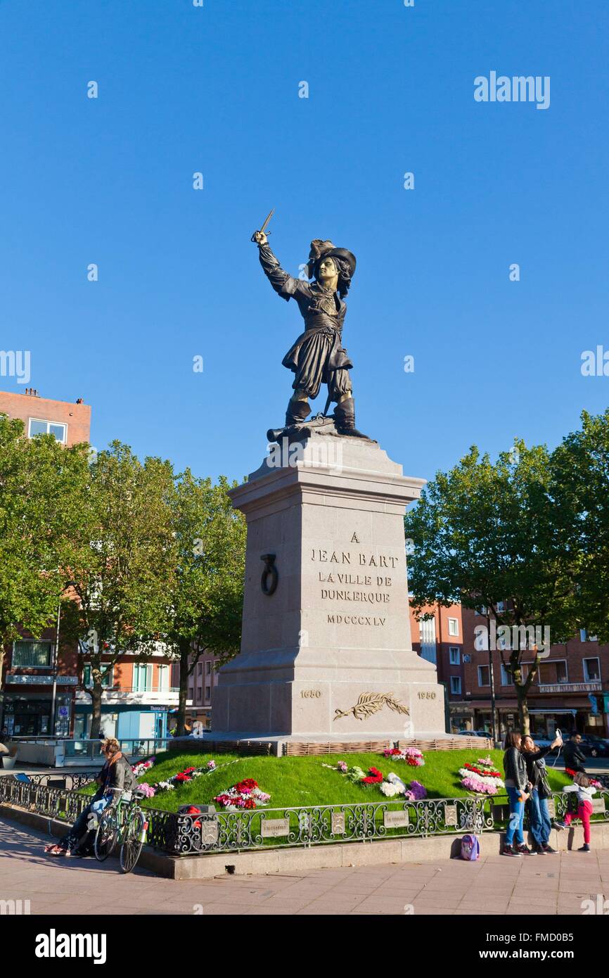 Frankreich, Nord, Dünkirchen, Statue von Jean Bart am Place Jean Bart, der berühmte französische Corsair geboren in Dünkirchen Stockfoto