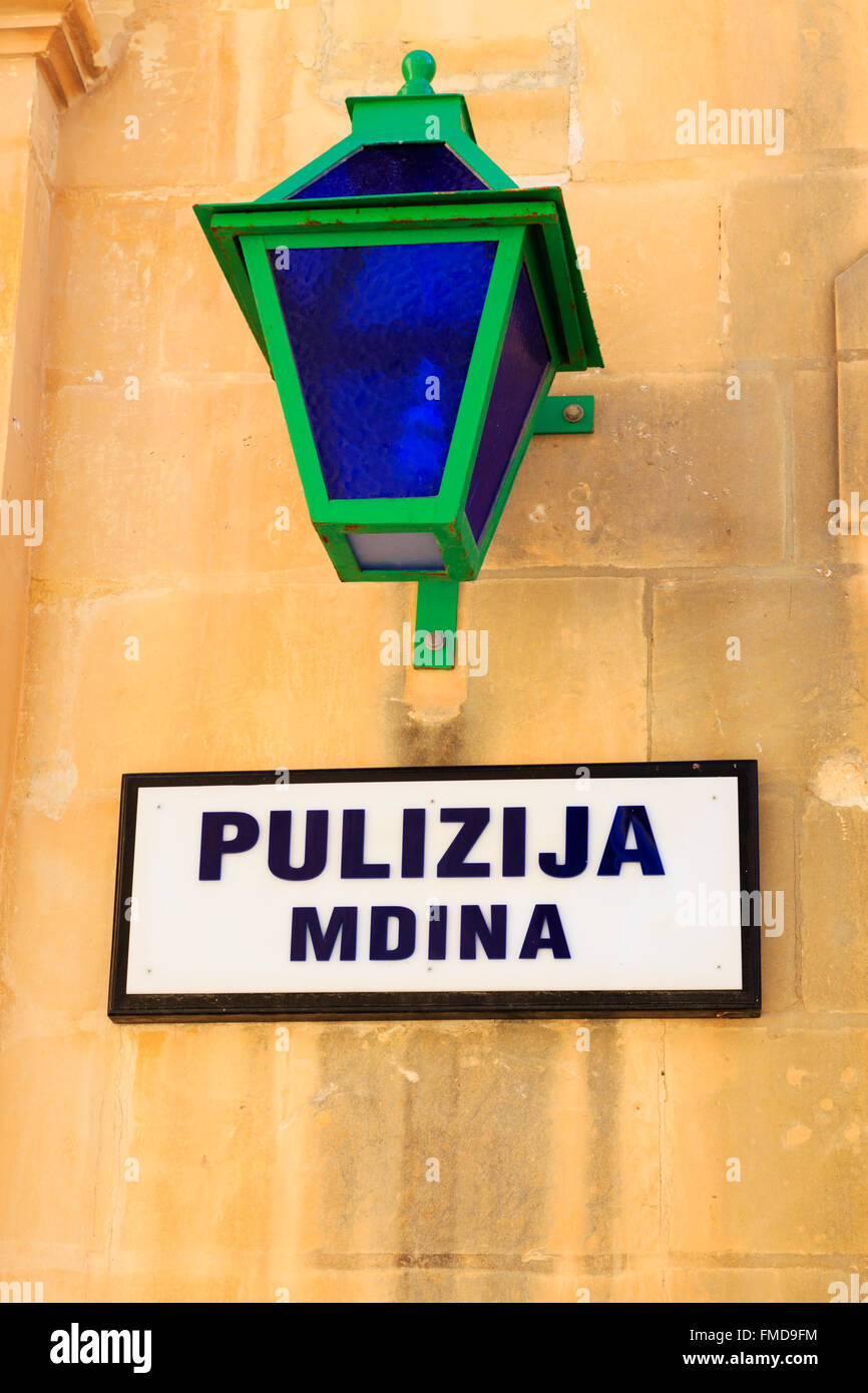 Mdina Polizeiwache Blaulicht. Pulizija, Medina, Malta Stockfoto