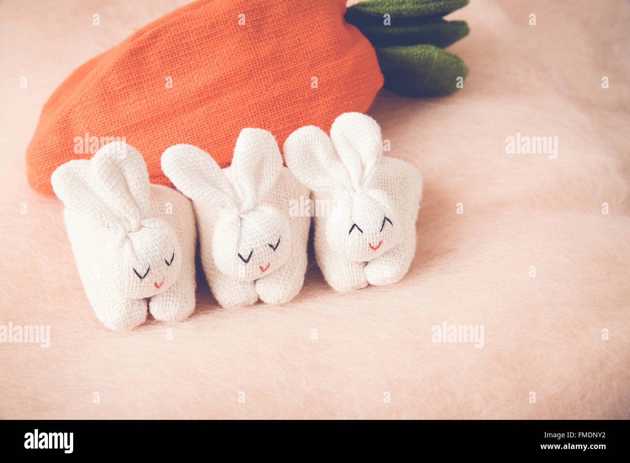 Hase mit karotte -Fotos und -Bildmaterial in hoher Auflösung – Alamy