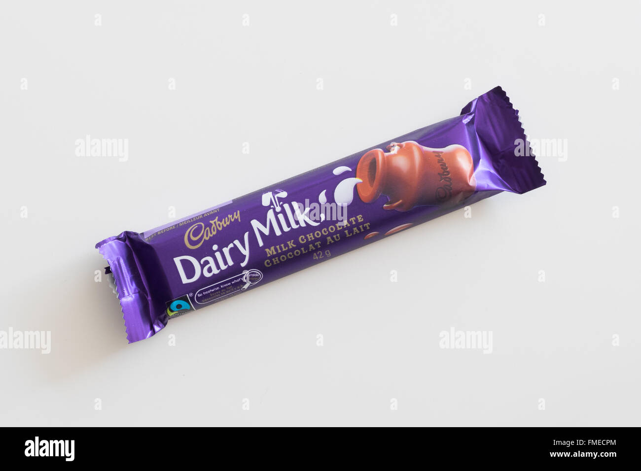 Cadbury Dairy Milk chocolate Bar.  Kanadische Verpackung gezeigt. Stockfoto