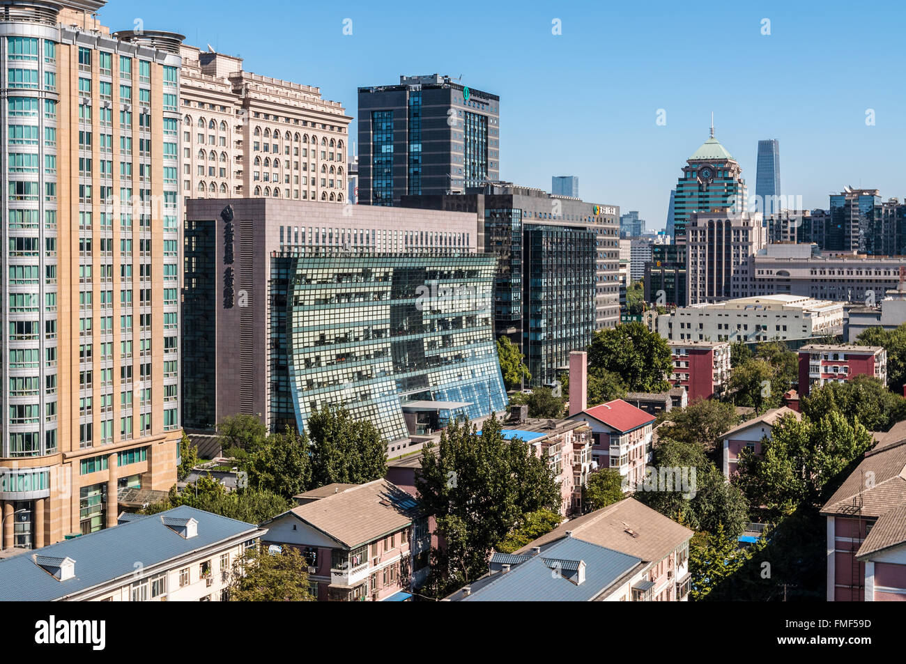 Blick auf zeitgenössische Gebäude des Distrikts Dongcheng, befindet sich im Zentrum von Peking Stockfoto