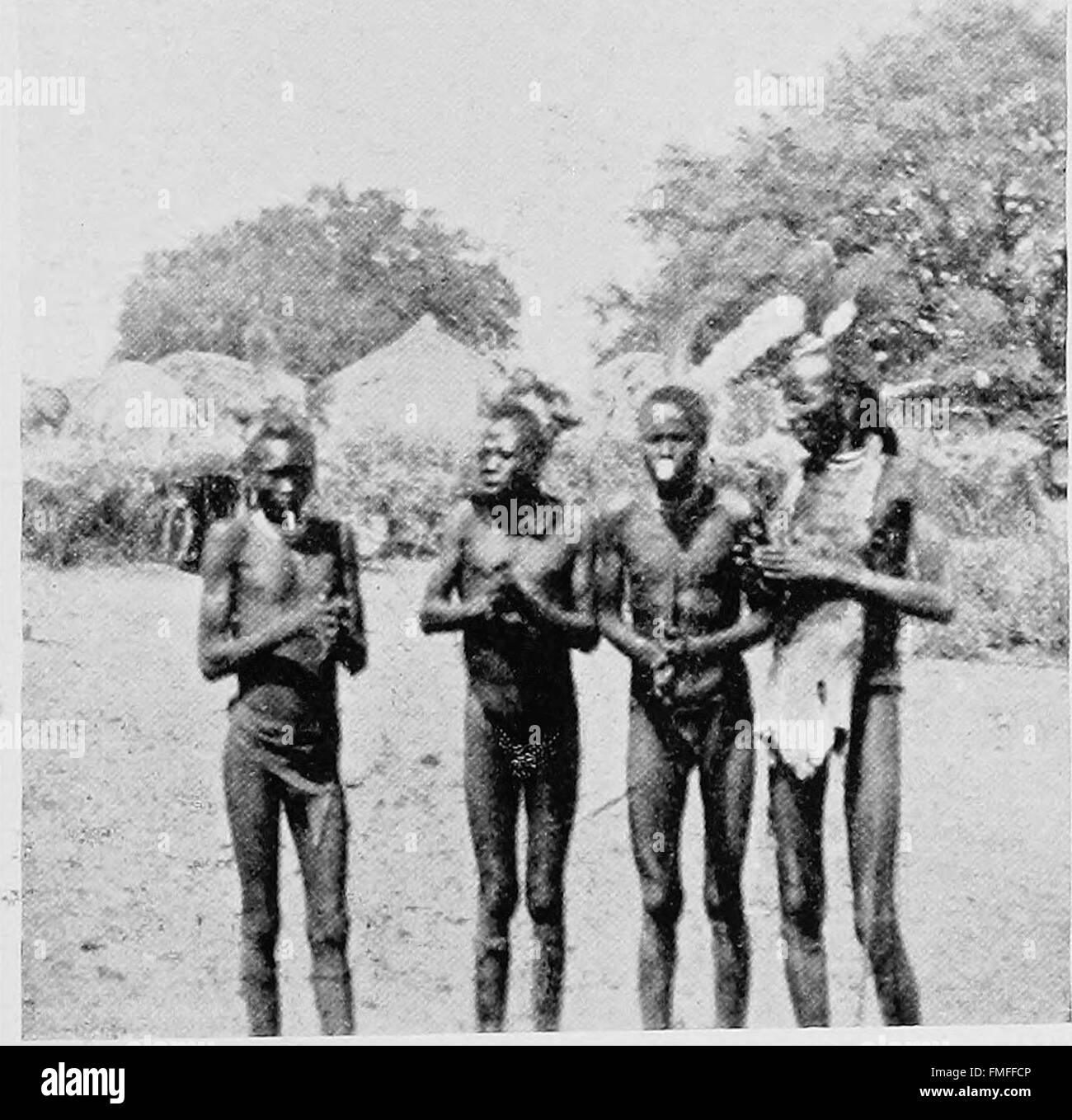 Diese Arbeit bietet eine umfassende Beschreibung des Uganda Protektorats, einschließlich seiner physischen Geographie, Pflanzenwelt, Tierarten, Anthropologie, Sprachen, und Geschichte unter britischer Kolonialherrschaft in Ostzentralafrika. Stockfoto