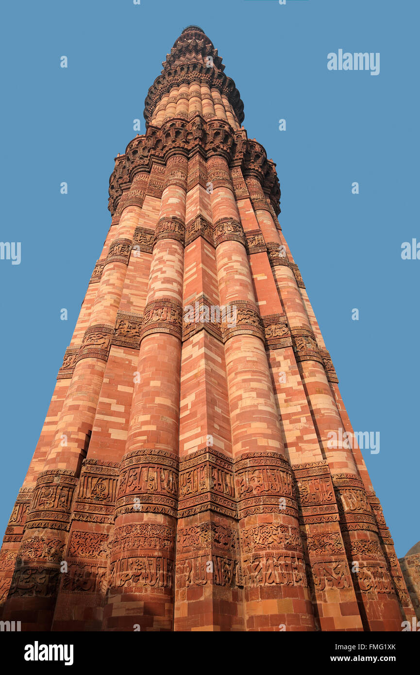 Qutub Minar aus rotem Sandstein-Turm (Minarett) an ein UNESCO-Welterbe, Delhi, Indien Stockfoto
