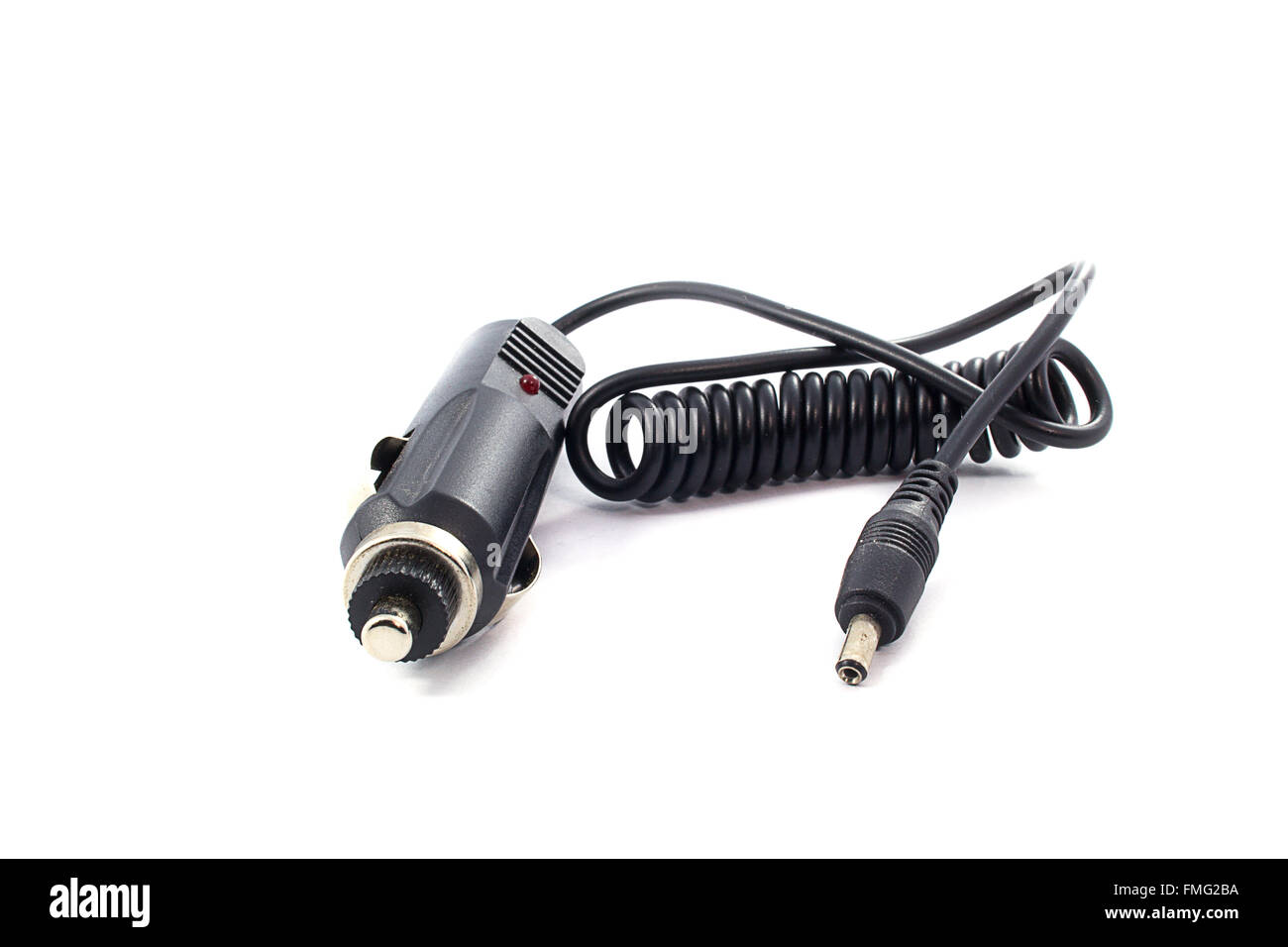 Kfz-Ladegerät mit Kabel auf weißem Hintergrund Stockfoto