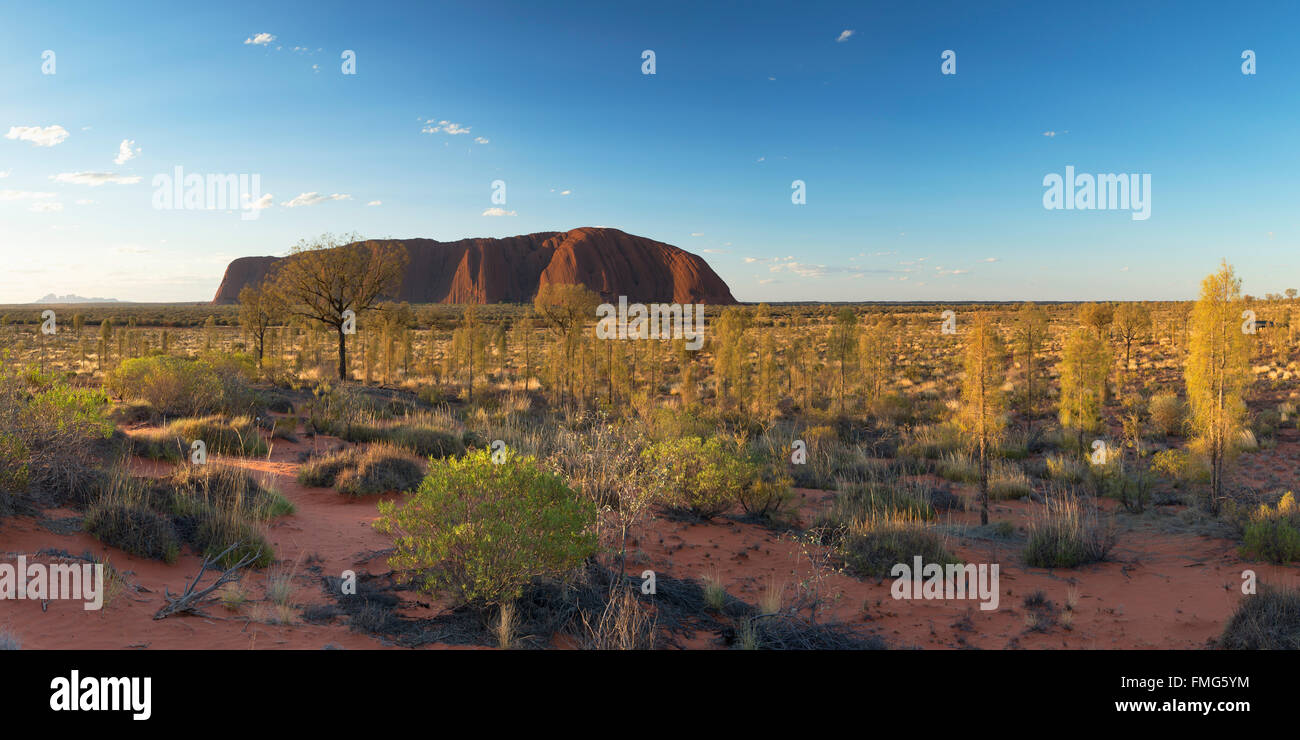 Uluru (UNESCO-Weltkulturerbe), Uluru-Kata Tjuta National Park, Northern Territory, Australien Stockfoto