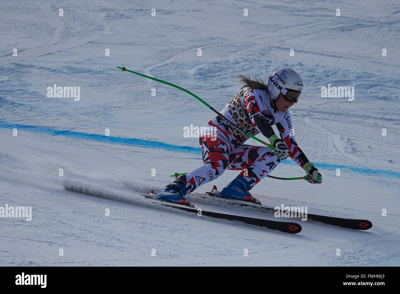 Lenzerheide, Schweiz. 12. März 2016. Tamara Tippler (AUT) während ihres Laufs in der Damen Super-G bei der Audi FIS Ski World Cup auf der Lenzerheide. Bildnachweis: Rolf Simeon/Alamy Live-Nachrichten. Stockfoto