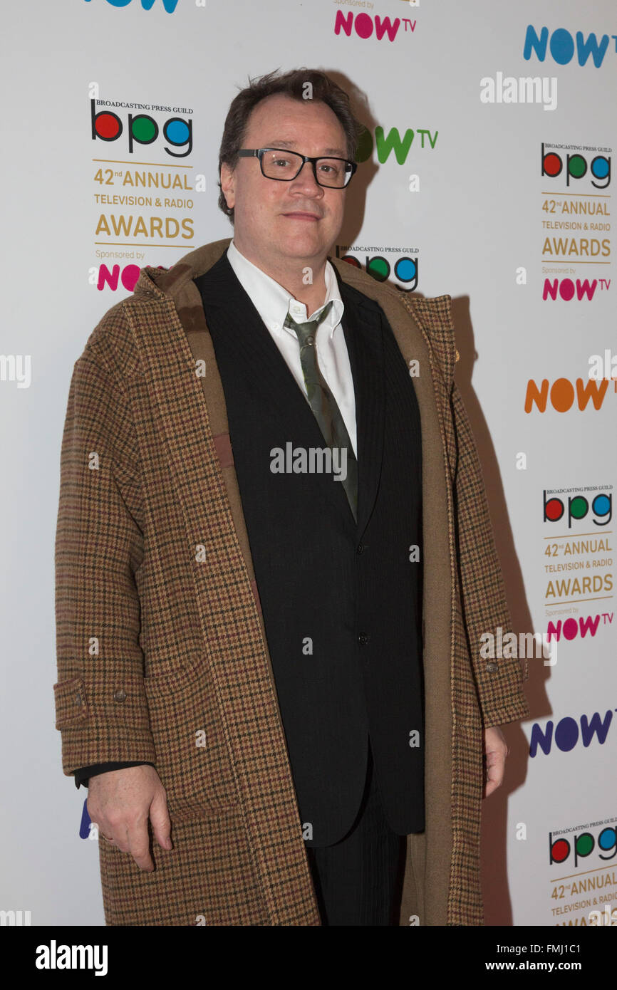 London, UK. 11. März 2016. Autor/Produzent Russell T Davies. Prominente roten Teppich Ankunft für die 42. Fernsehen und Radio Awards Mittagessen auf Einladung von der Broadcasting Press Guild gesponsert von jetzt-TV im Theatre Royal Drury Lane. Stockfoto