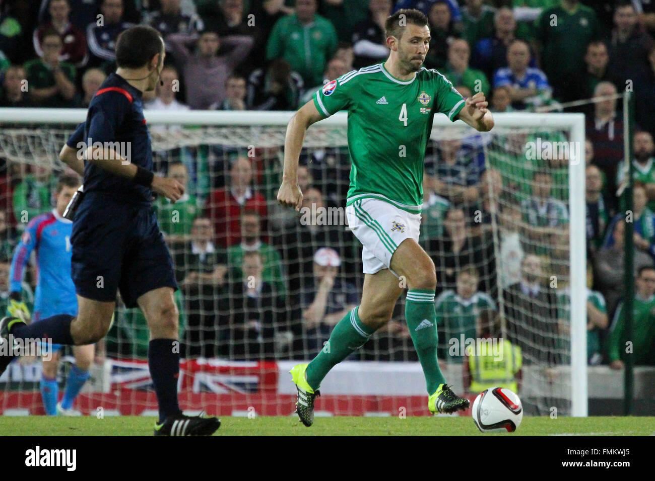 7. September 2015 - Euro 2016-Qualifikation - Gruppe F - Nordirland 1 Ungarn 1. Nordirland-Verteidiger Gareth McAuley. Stockfoto