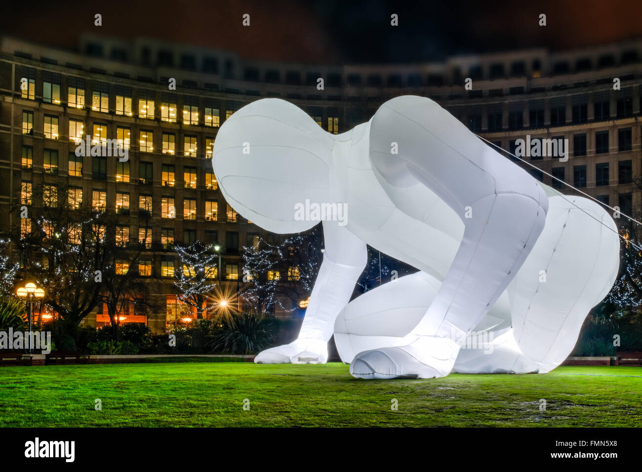 London, Vereinigtes Königreich - 11. Januar 2016: Winter Lights Festivals der Canary Wharf, Docklands. "Fantastische Planet" installation Stockfoto