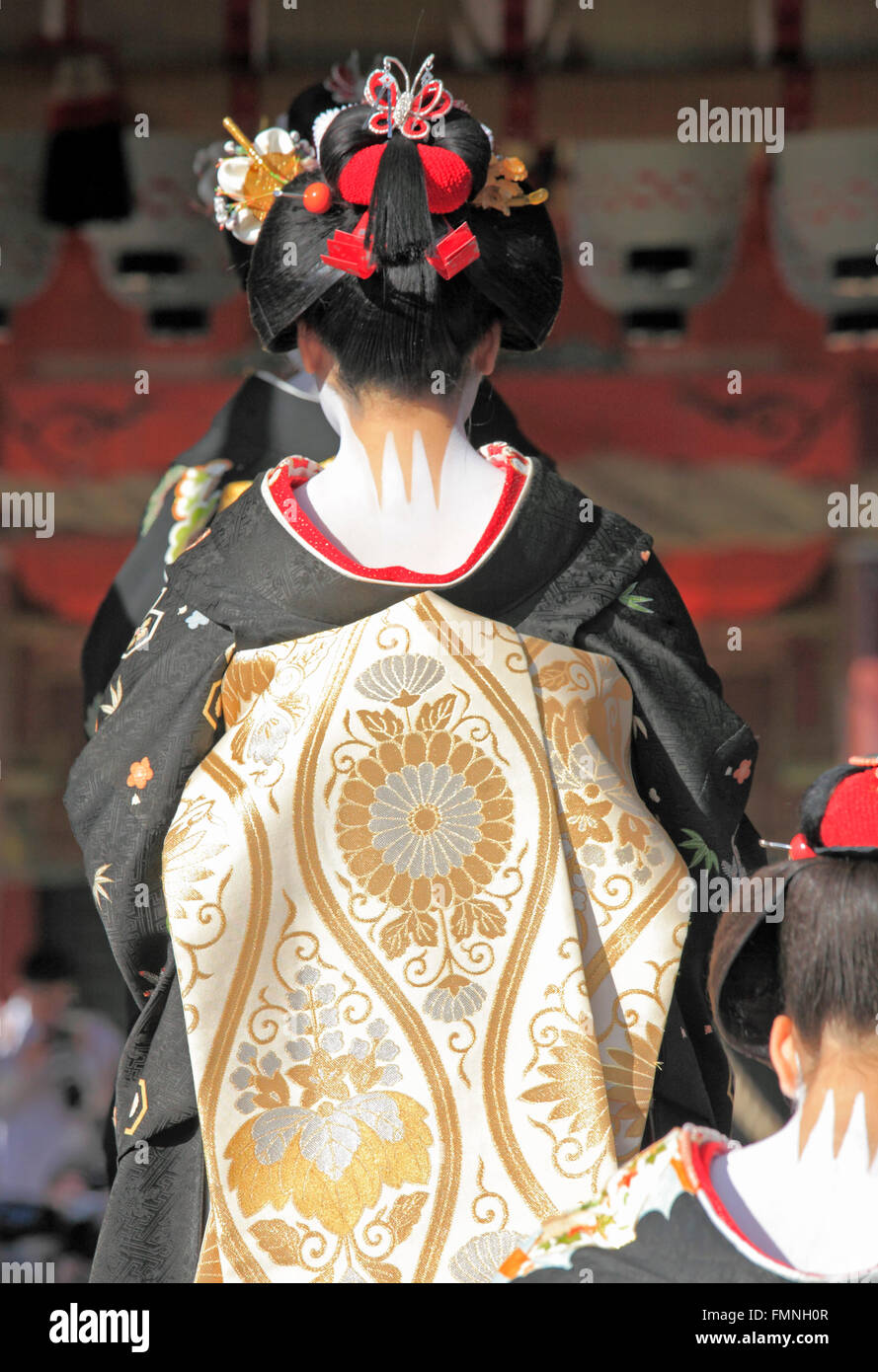 Japan; Kyoto; Yasaka Schrein, Setsubun Festival, Maiko, Lehrling Geisha, Stockfoto