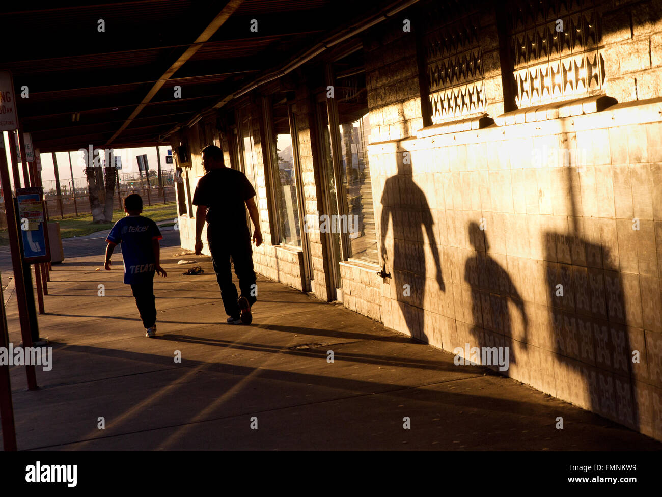 Menschen in der Grenzstadt von Calexico, Kalifornien, USA Stockfoto
