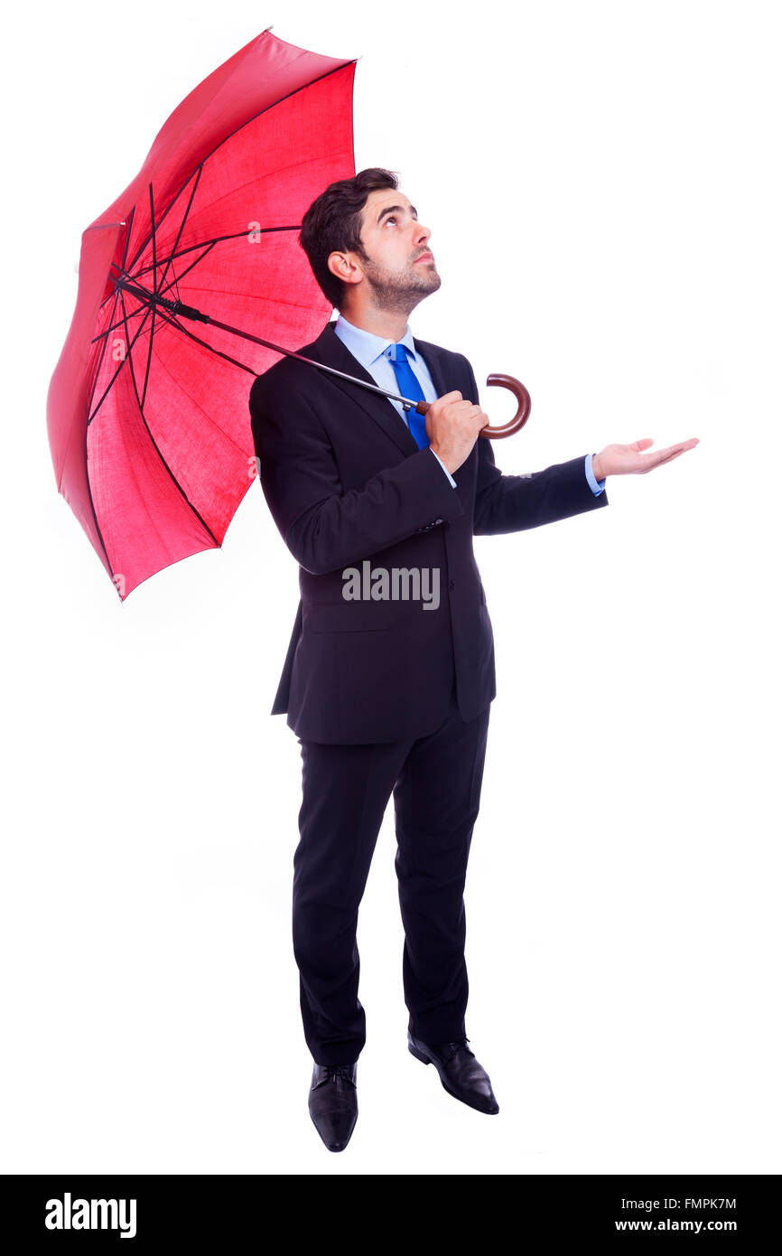 Gut aussehend Geschäftsmann mit eröffnet Dach prüfen, wenn es regnet, isoliert auf weißem Hintergrund Stockfoto