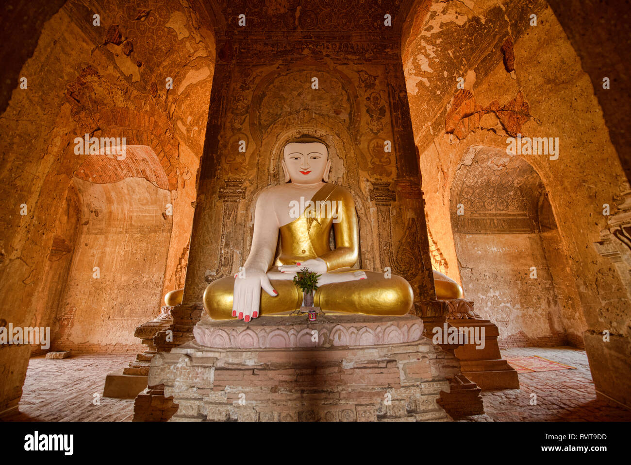 Buddha-Statue in North Guni Tempel in Bagan, Myanmar Stockfoto