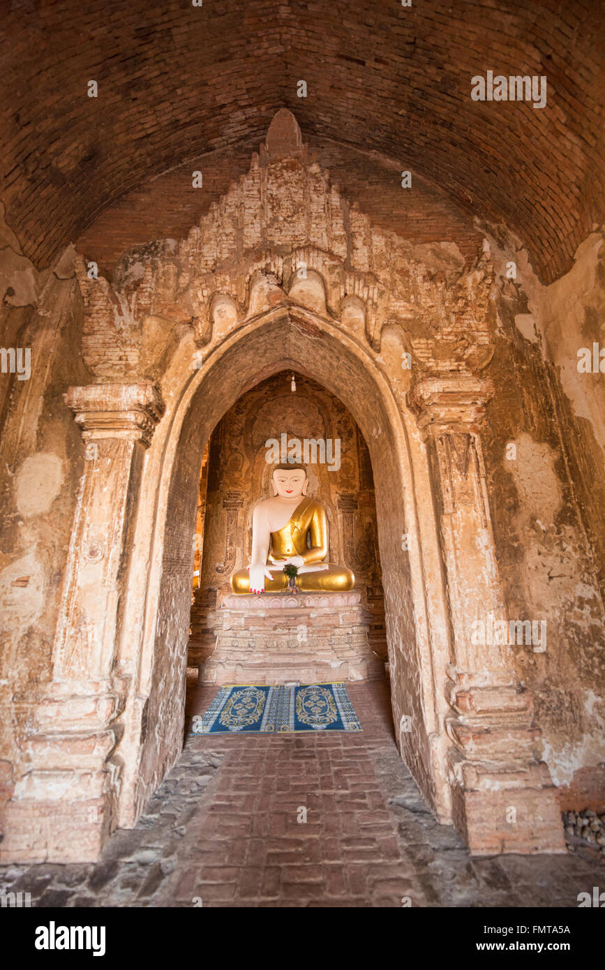 Buddha-Statue in North Guni Tempel in Bagan, Myanmar Stockfoto
