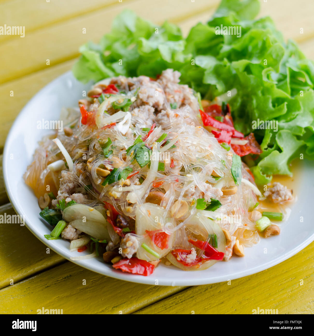 Würzige Vermicelli Salat Stockfoto