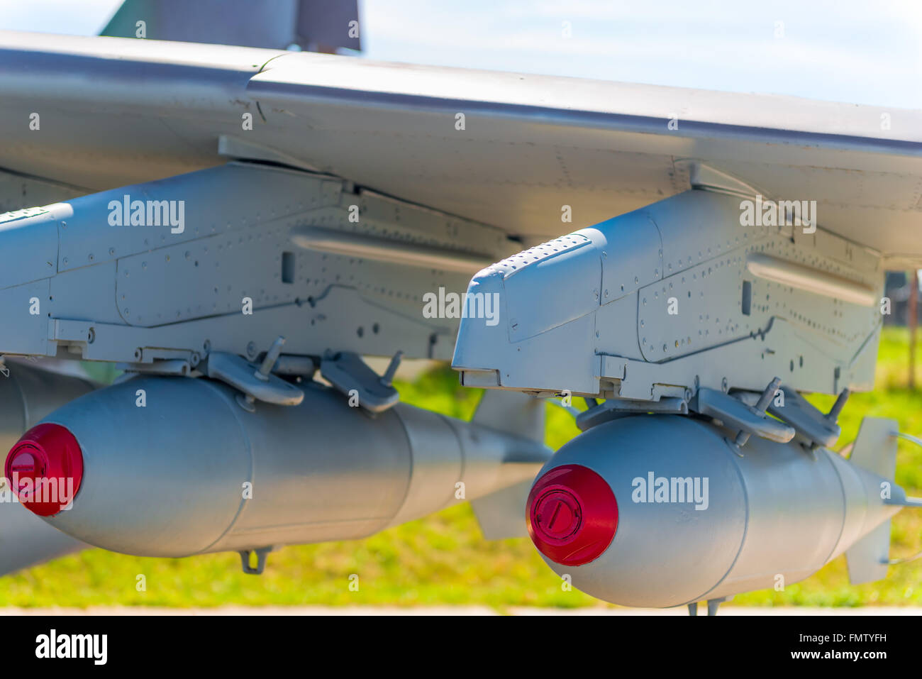 zwei Bomben auf militärische Luftfahrt Bomber closeup Stockfoto