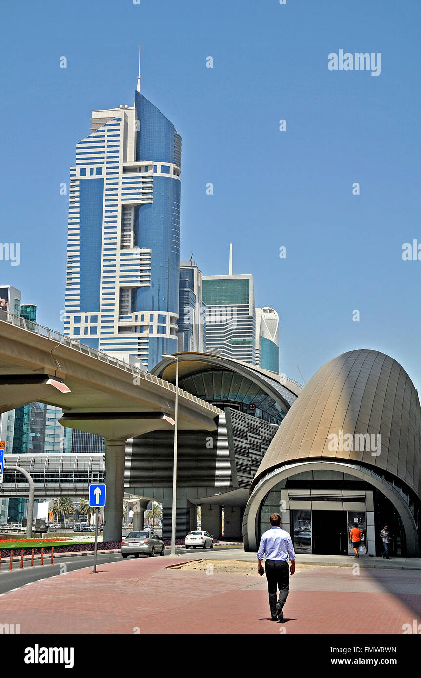 Street Scene, Aerial Metro, Sheikh Zayed Road , Dubai, VAE Stockfoto