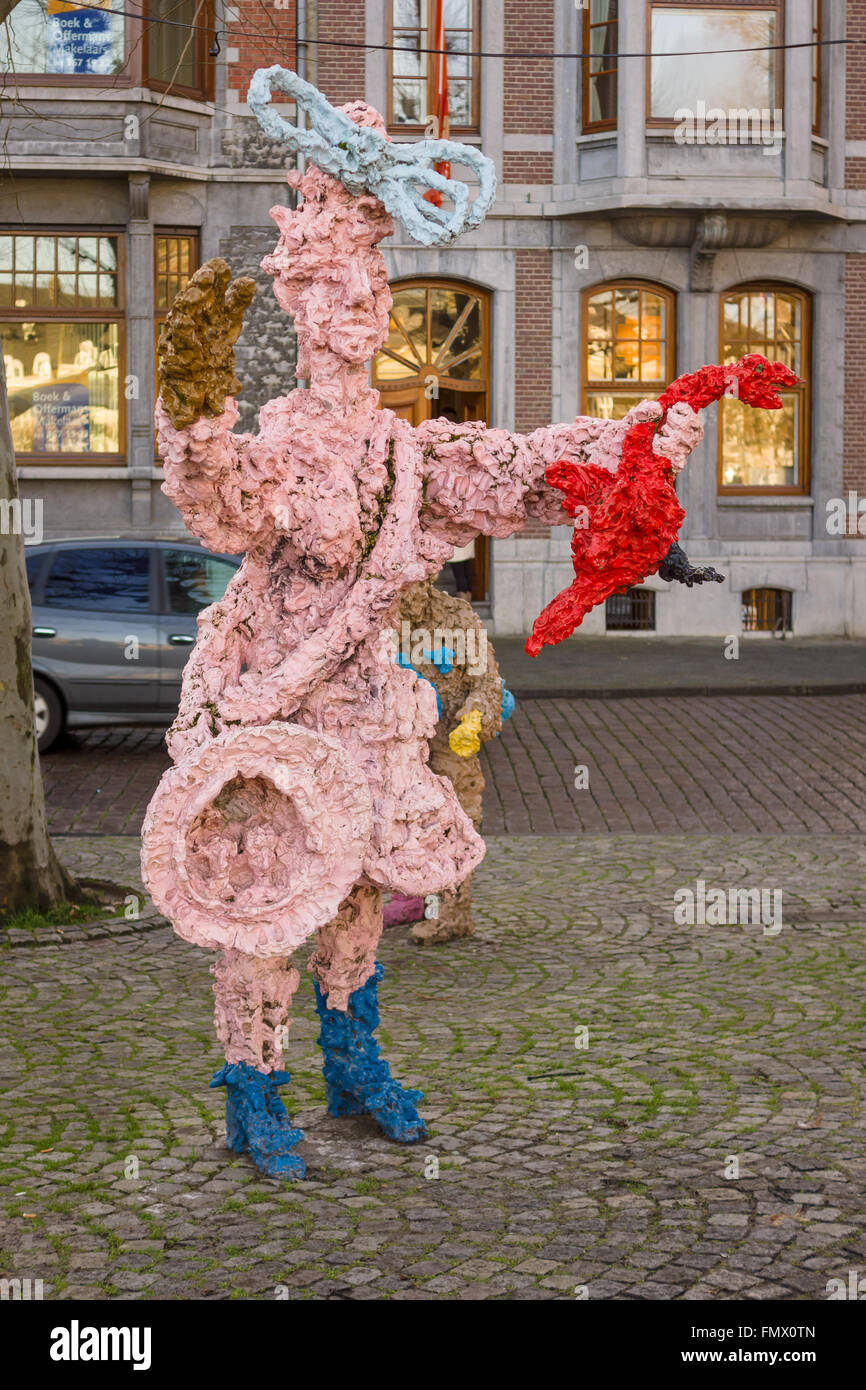 Vrijthof-Platz. Menschen und Tiere in Stein und Bronze durch Han van Wetering. Skulptur der Karneval gewidmet. Stockfoto