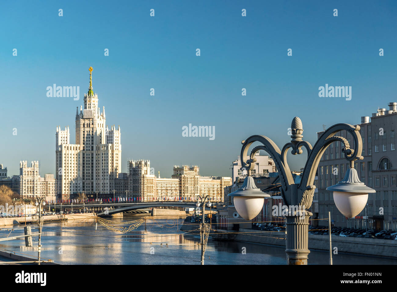 Stalin-Ära Gebäude am Kotelnicheskaya Damm Moskau, Russland Stockfoto
