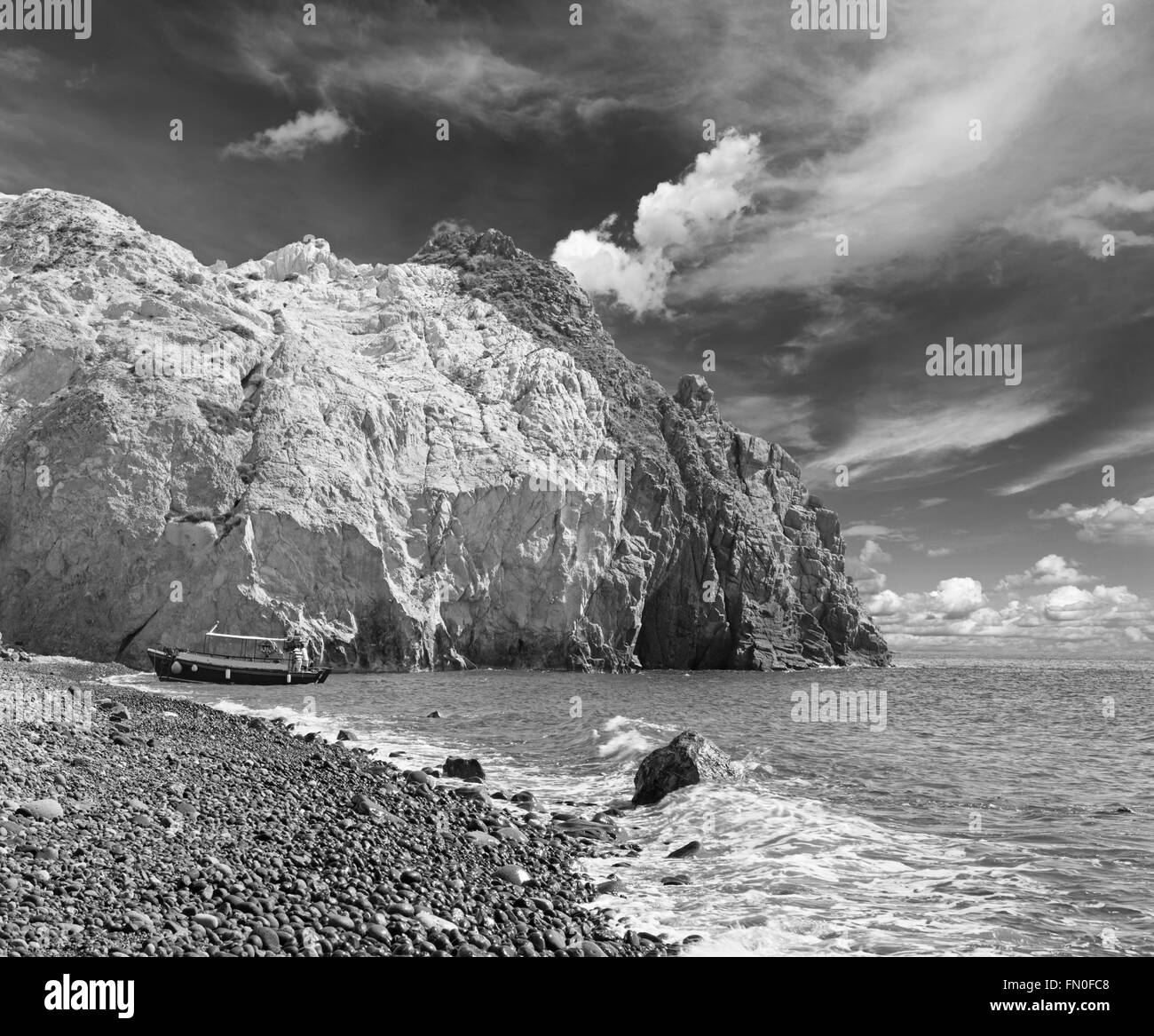 Santorin, Griechenland - 7. Oktober 2015: The Black Strand vom südlichen Teil der Insel. Stockfoto
