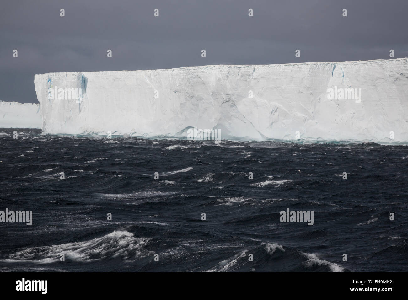Antarktis, antarktische Halbinsel, Weddell-Meer, tabellarische Eisberg, raue Wetter Stockfoto