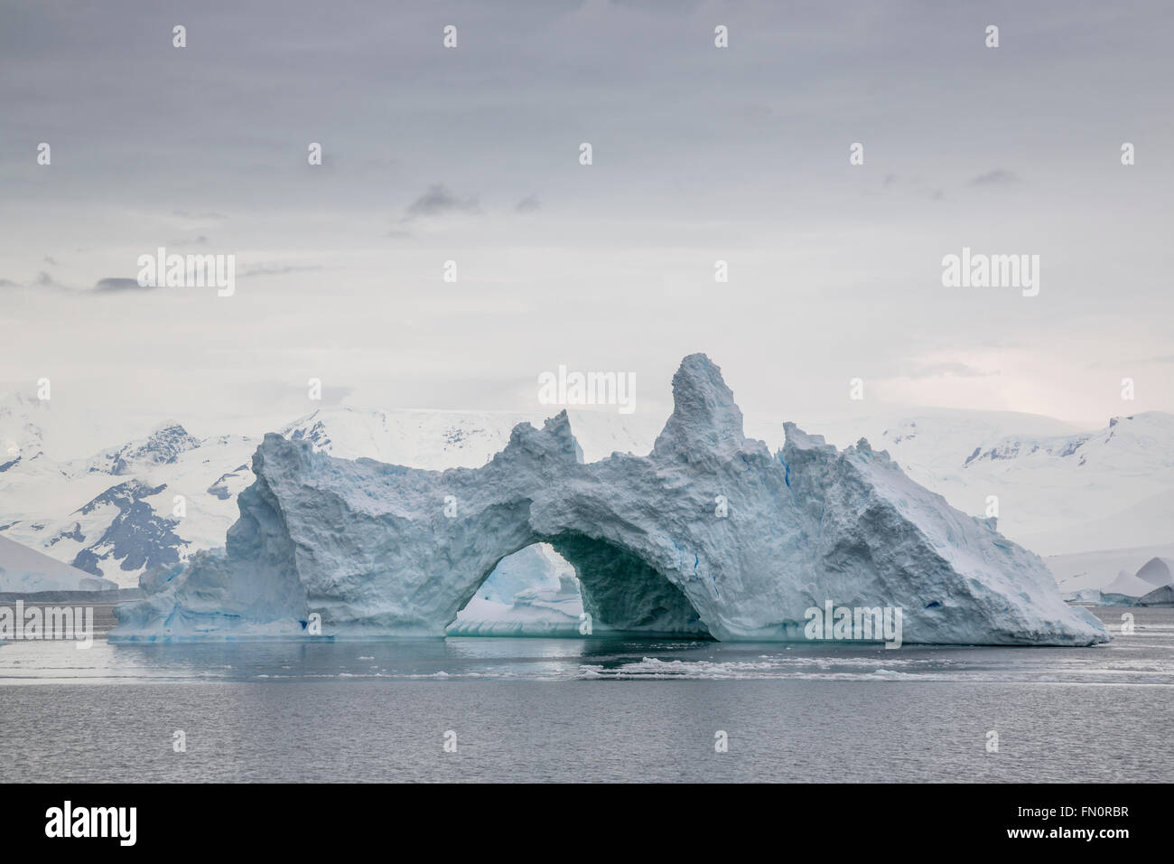 Antarktis, antarktische Halbinsel, großen Eisbergs in der Nähe des Polarkreises Stockfoto