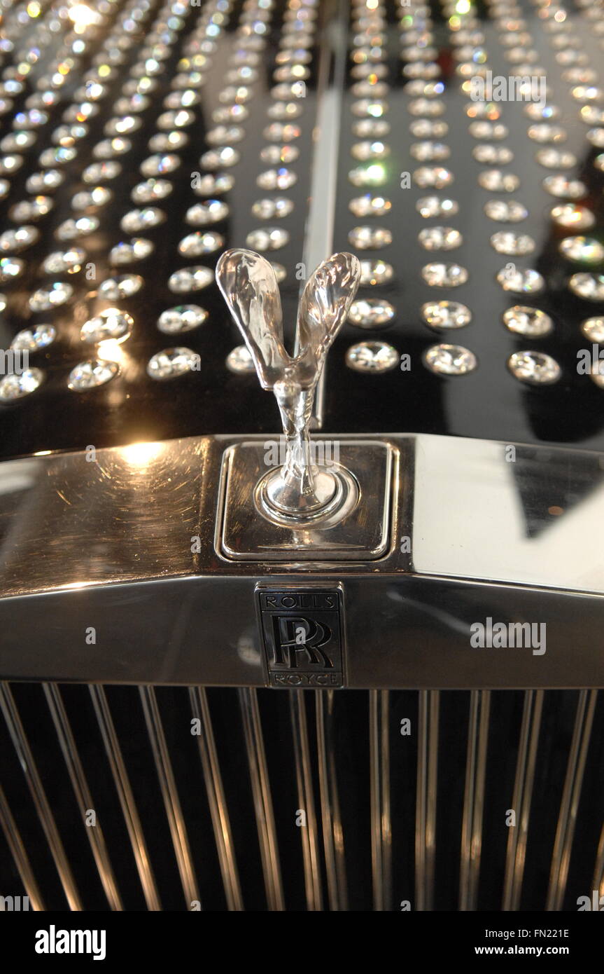 1985 Rolls-Royce (The Jet Car), gegründet von Charles Stewart Rolls, von Susana Martins mit Swarovski-Kristallen verziert Stockfoto