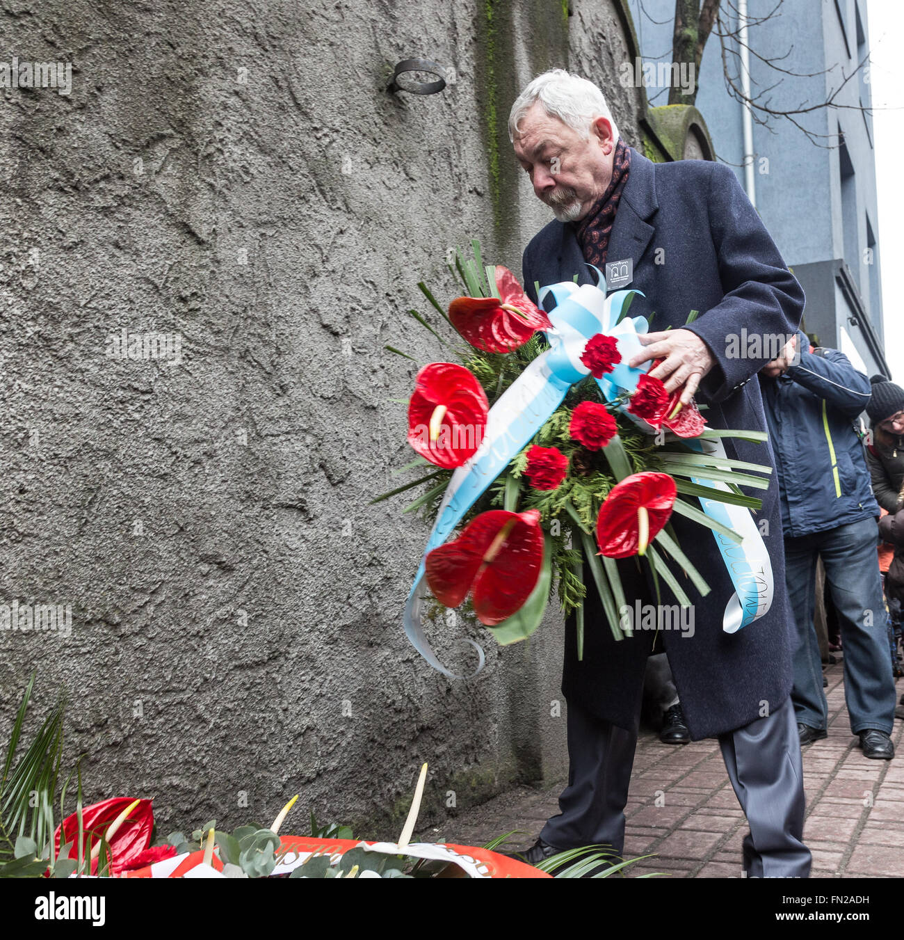 Krakau, Polen. 13. März 2016. März im Gedenken an Ghetto Märtyrer von Krakau. Juden, die im Krakauer Ghetto im März 1943 lebten wurden in Nazi-Vernichtungslager verschoben oder ermordet. Krakau-Mer Jacek Majchrowski. Bildnachweis: Dominika Zarzycka/Alamy Live-Nachrichten Stockfoto