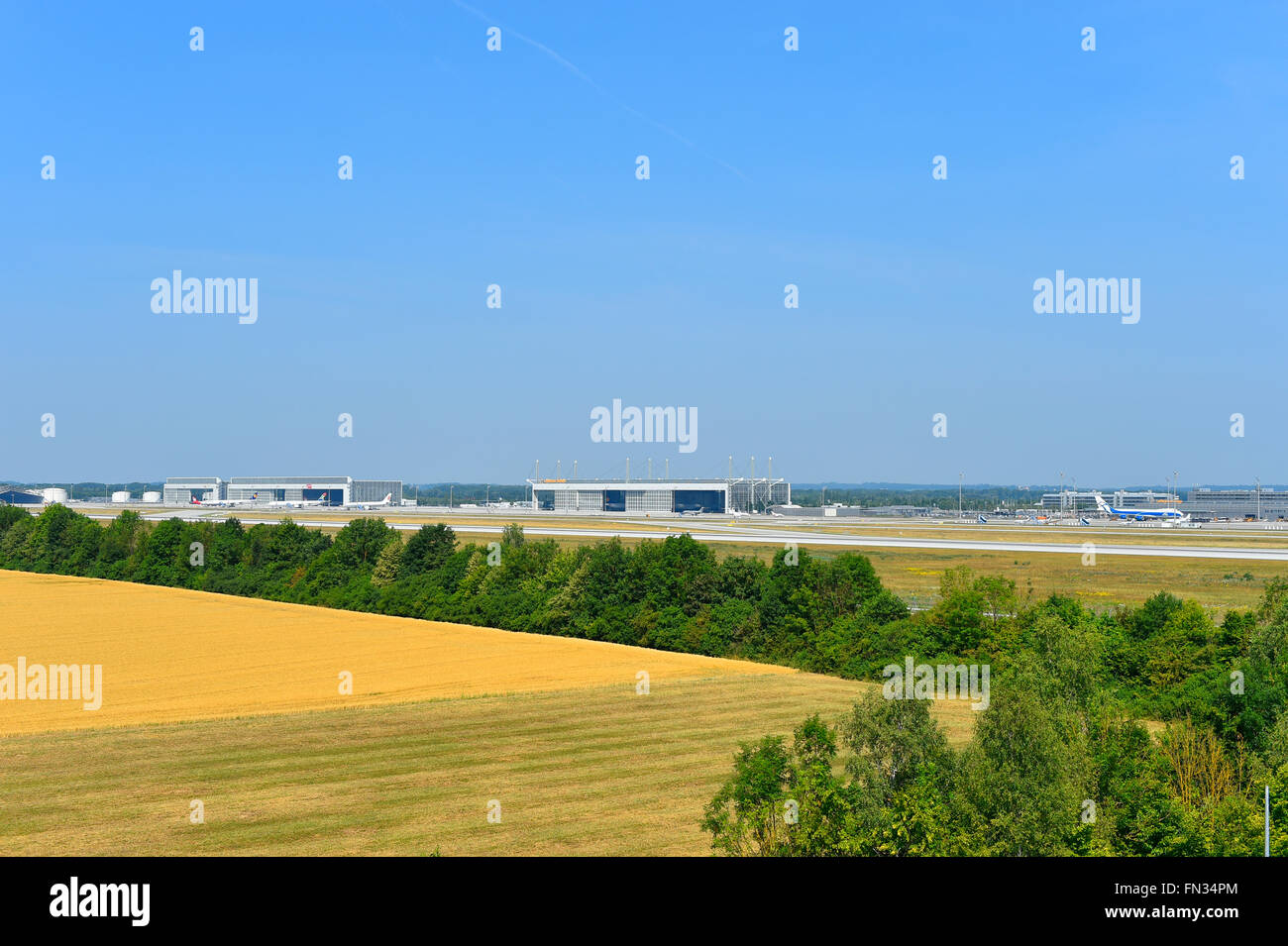 München, Flughafen, Übersicht, Panorama, Aussicht, Hangar, Start-und Landebahn Süd, Flughafen München, MUC, EDDM, Flughafen München, Erding, Freising, Stockfoto