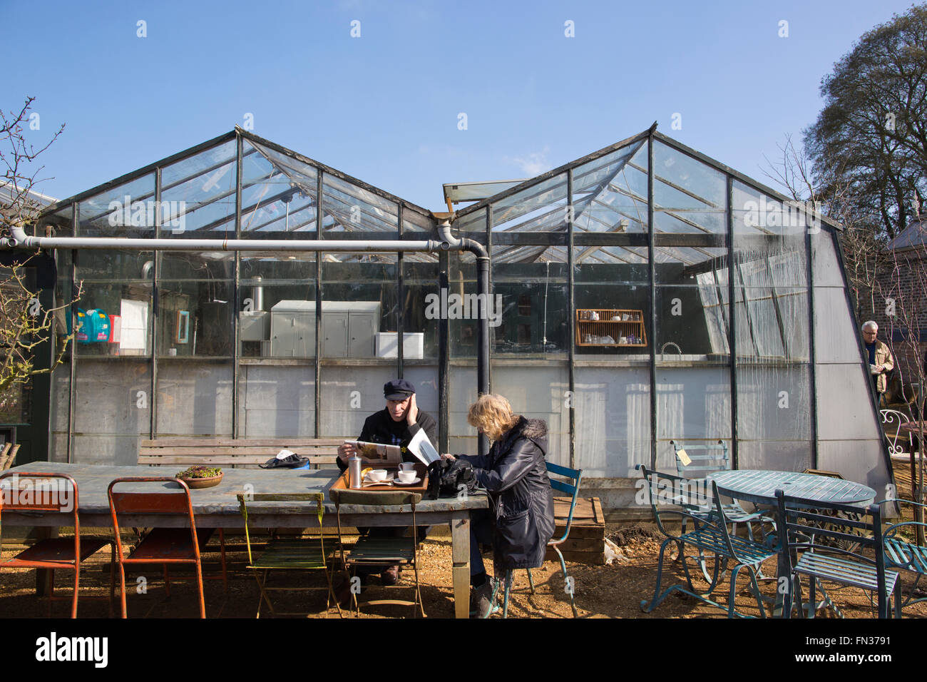 Petersham Nurseries böhmischen Durcheinander von Gewächshäusern und Gärten aus Petersham House, Richmond Upon Thames, Surrey, Vereinigtes Königreich Stockfoto