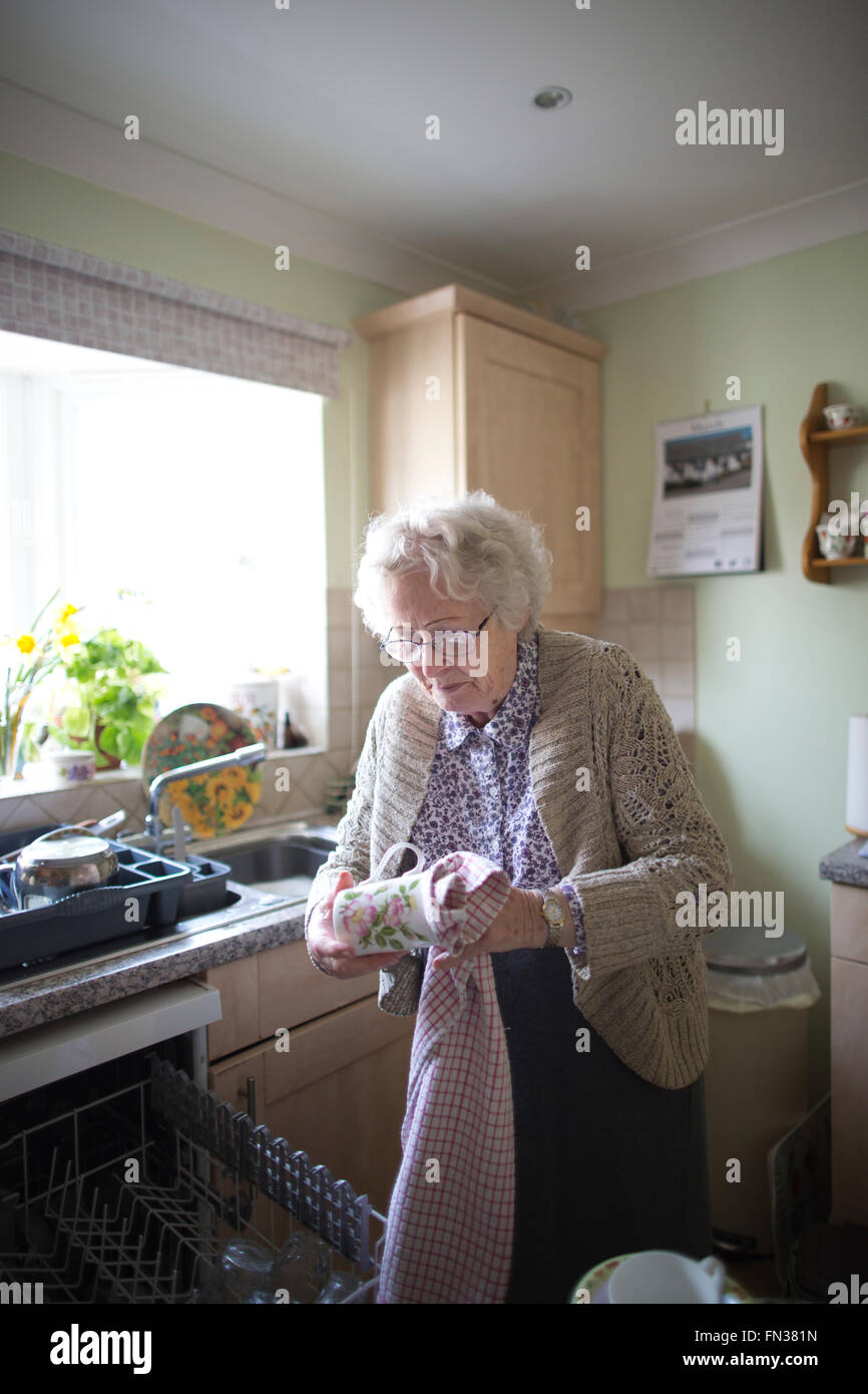 Rentner Leben allein in England, Vereinigtes Königreich Stockfoto