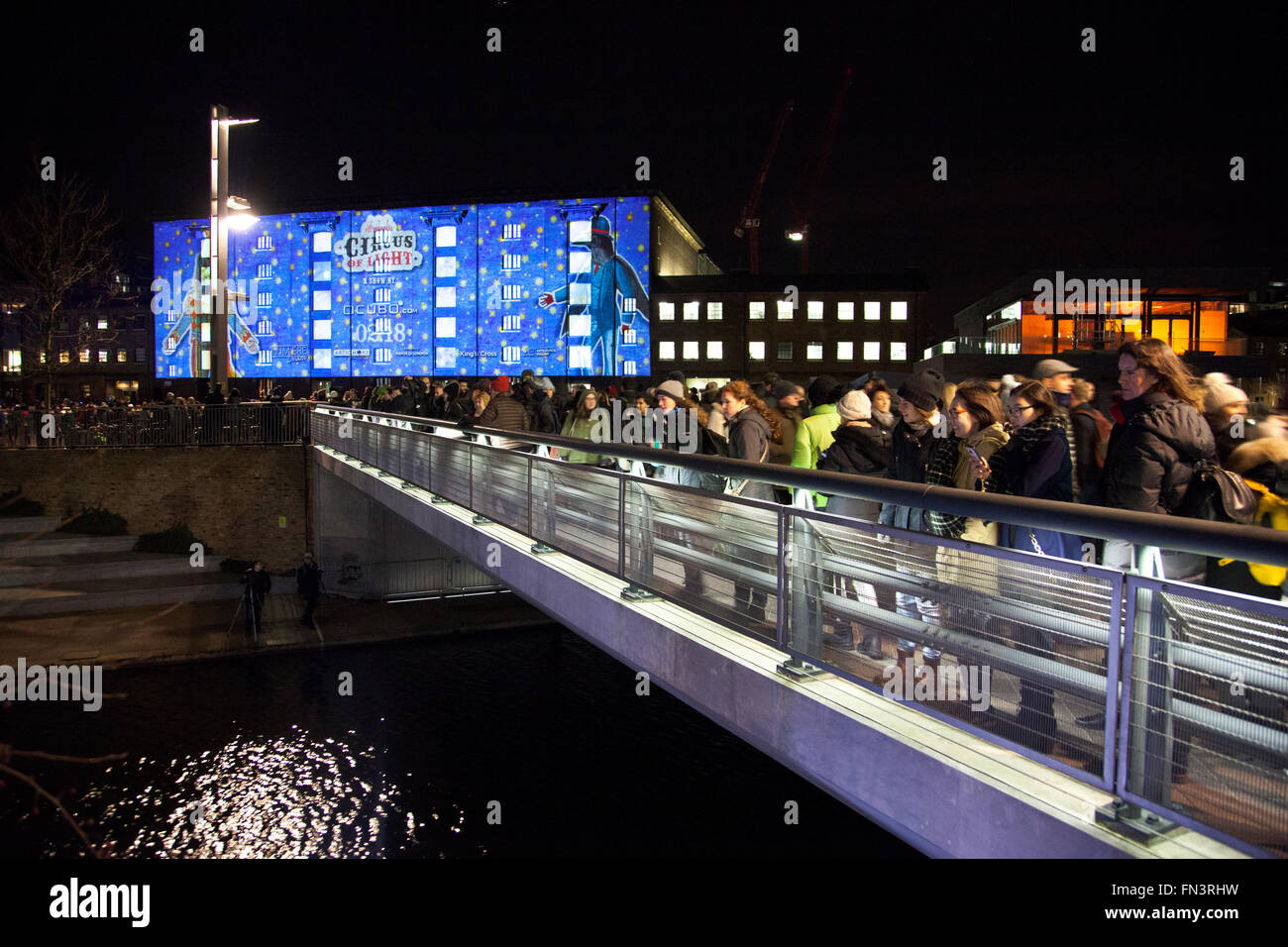 14. Januar 2016 ist London, UK - Lumiere London Light Festival "Circus of Light' von Ocubo Projektion in King Cross Stockfoto