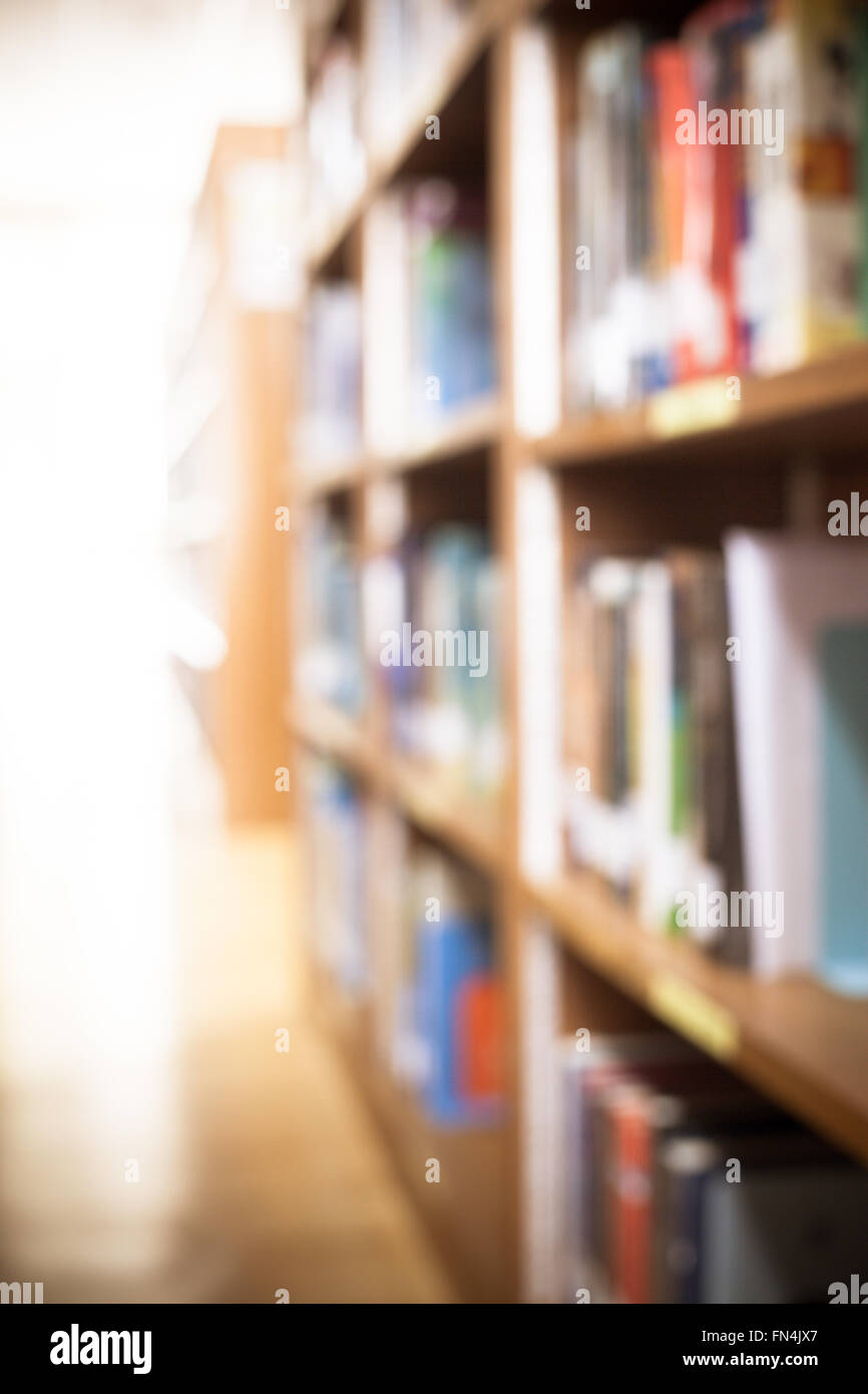 Bild von Bibliothek und Buch-Regal wissen, Bildungsforschung, Vintage Farbe Ton und Licht zu verwischen Stockfoto