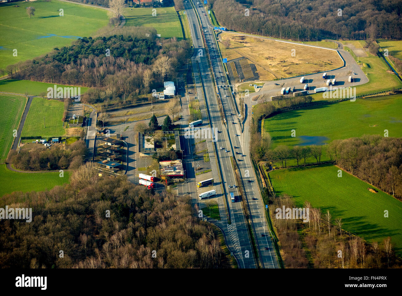 Luftaufnahme, Grenzübergang Elten, BAB-Raststätte Elten West, A3, A12, Autobahn, Grenze zu Holland, Emmerich, Stockfoto