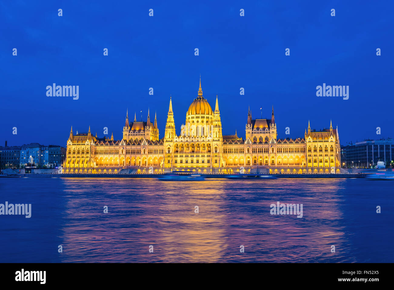 Ungarische Parlament bei Nacht, Budapest, Ungarn Stockfoto