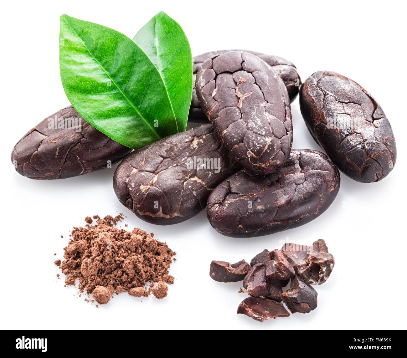 Kakaobohnen isoliert auf einem weißen Hintergrund. Stockfoto