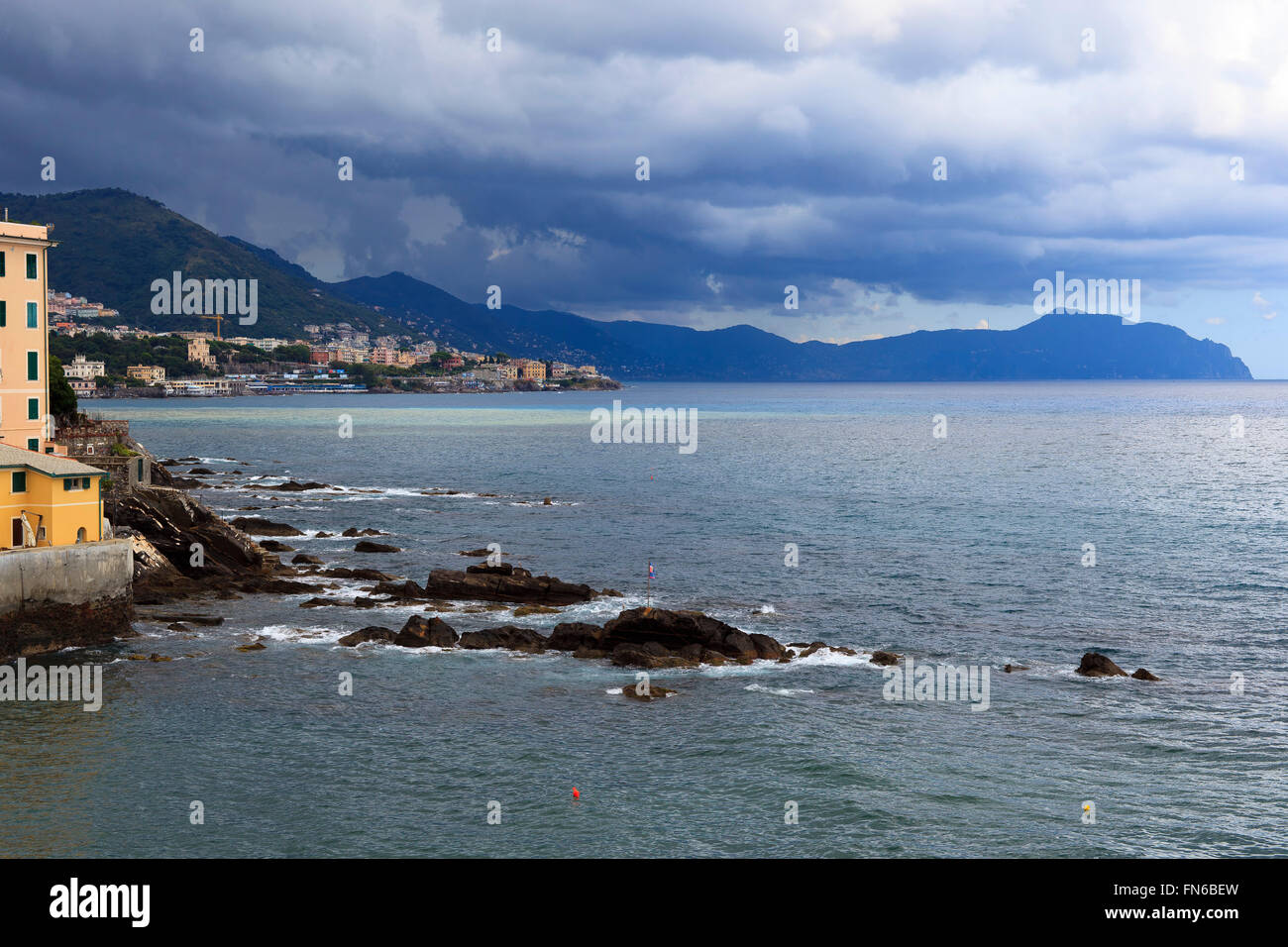 Boccadasse, Italien, Riviera Ligure, Vorgebirge von Portofino. Stockfoto