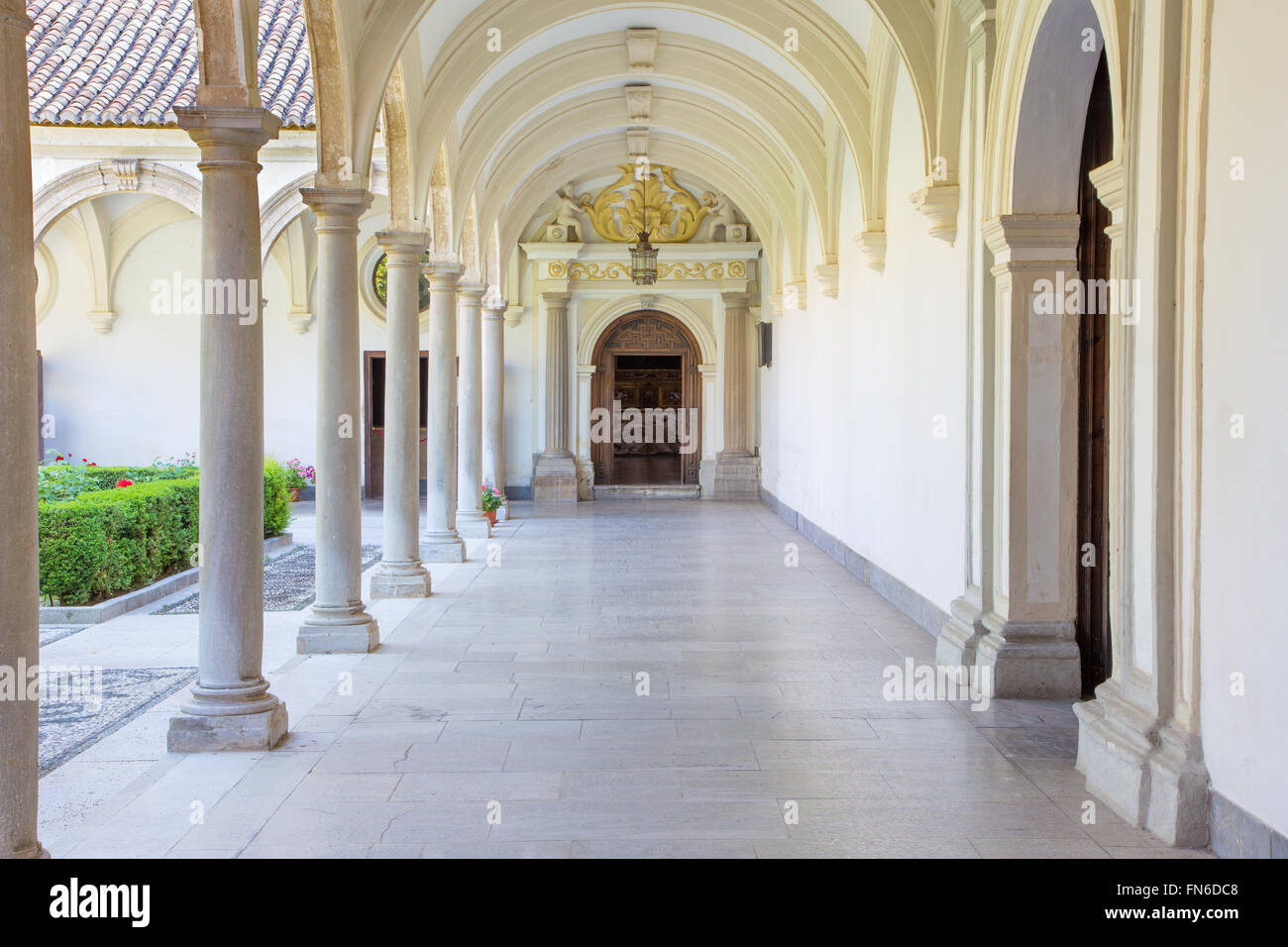 GRANADA, Spanien - 31. Mai 2015: Das Atrium der Kirche Monasterio De La Cartuja. Stockfoto
