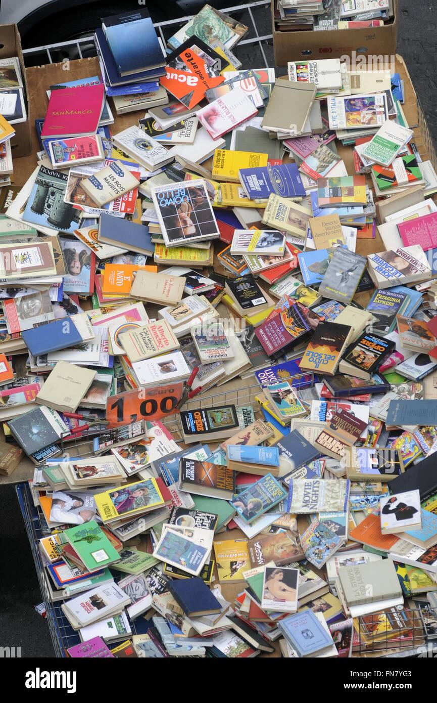Mailand, Italien, Flohmarkt, Second-Hand Bücherstand Stockfoto