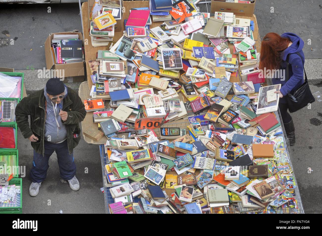 Mailand, Italien, Flohmarkt, Second-Hand Bücherstand Stockfoto