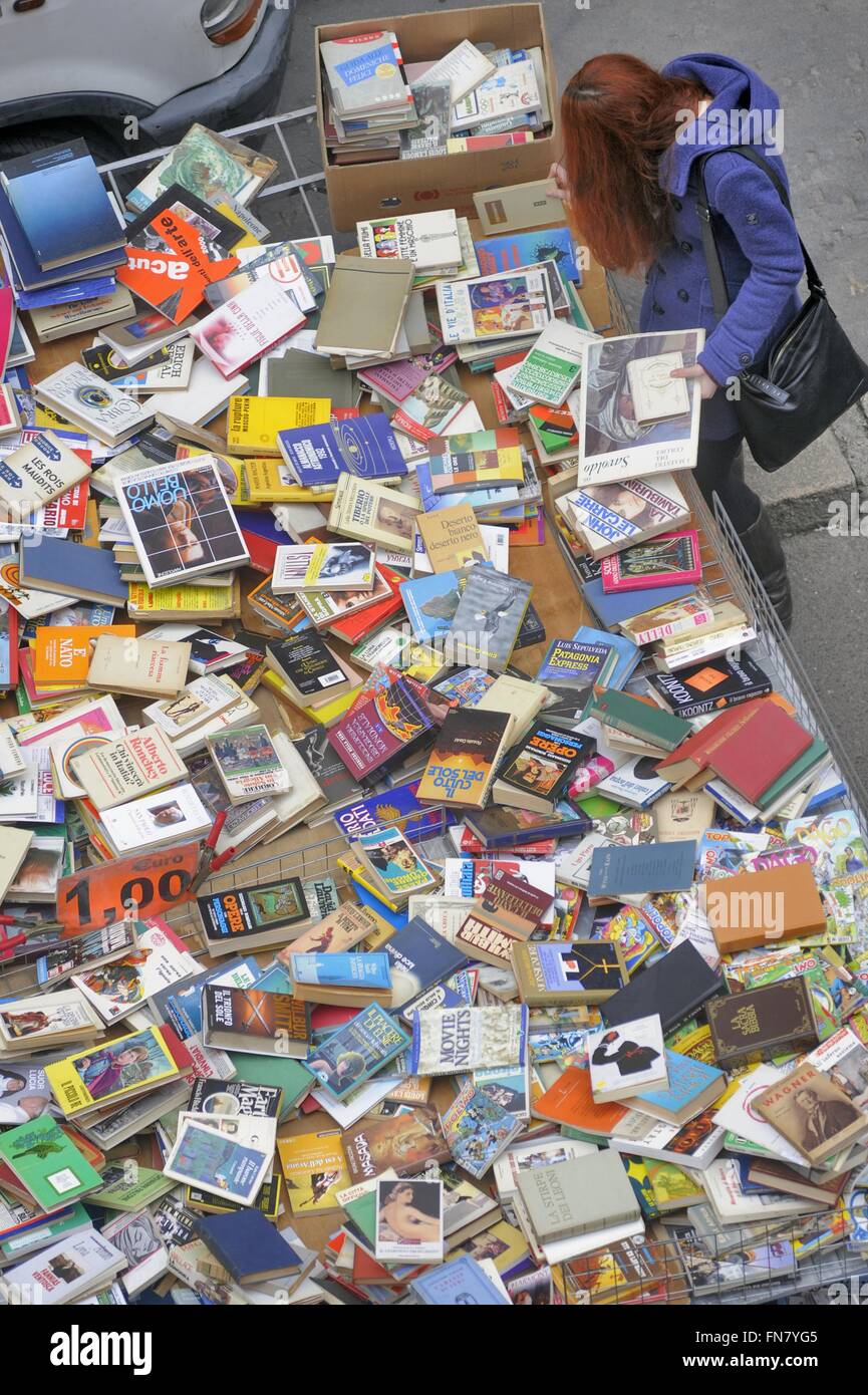 Mailand, Italien, Flohmarkt, Second-Hand Bücherstand Stockfoto