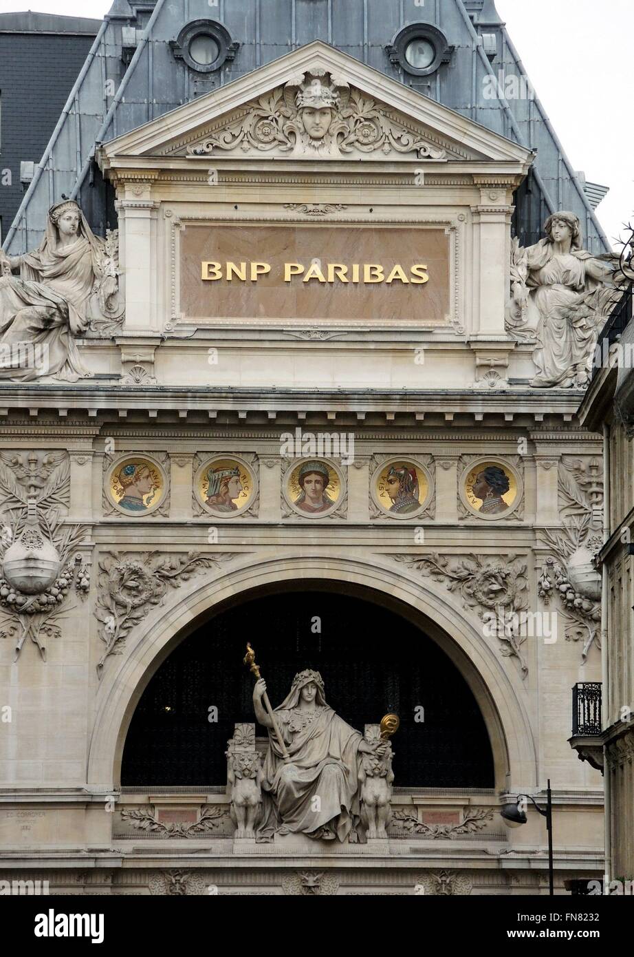 Bau Von Die Franzosische Bank Bnp Paribas In Paris Frankreich