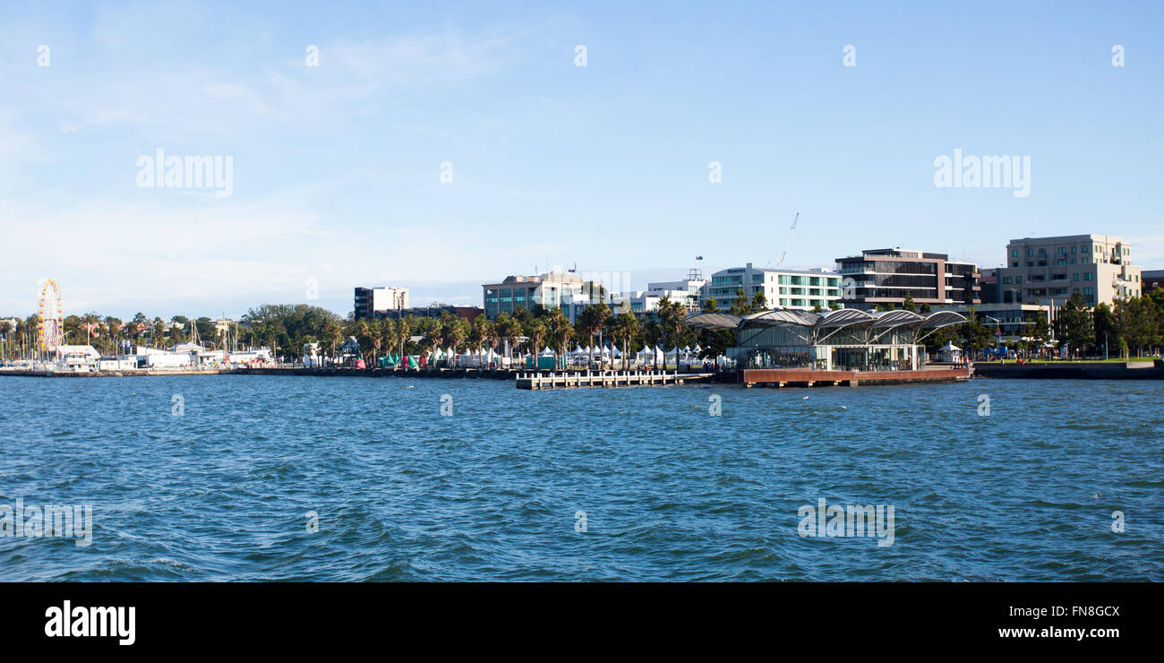 Geelong Waterfront an einem warmen Sommertag ist Abend in Victoria, Australien Stockfoto