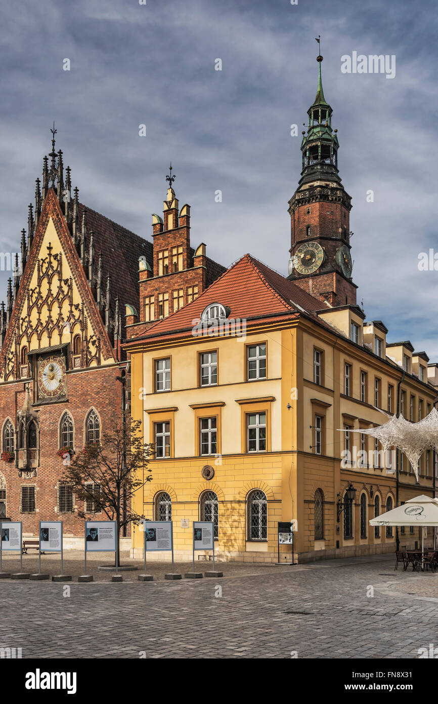 Das alte Rathaus von Breslau entstand im 13. Jahrhundert, Rynek, Wroclaw, niedriger Woiwodschaft Schlesien, Polen, Europa Stockfoto