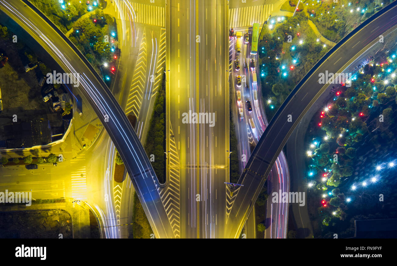 Nacht Luft Stadtbild von Wuhan, Hubei, China am 13. März 2016. Stockfoto