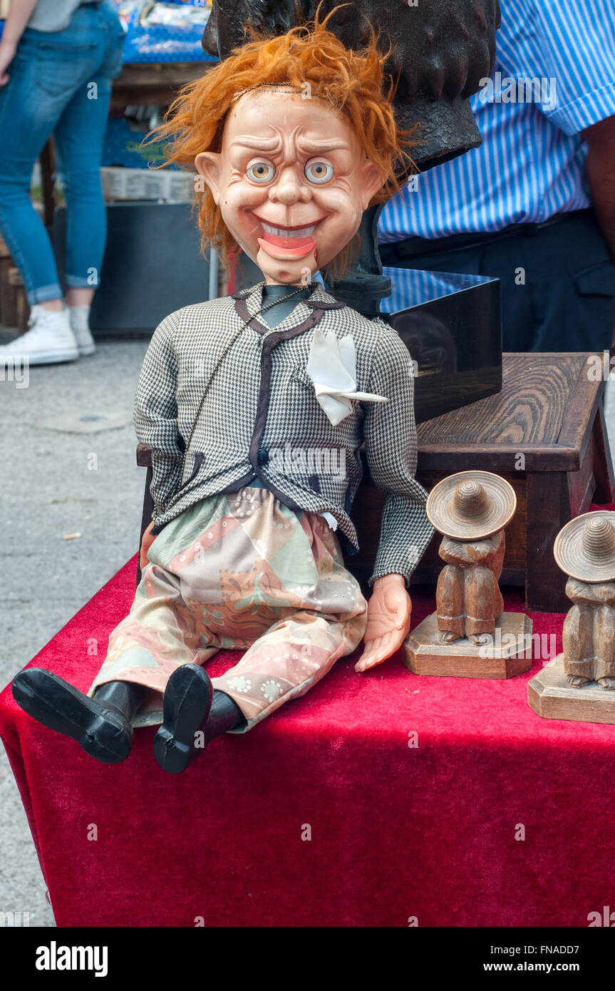 Vintage sprechen Bauchredner Puppe bei Carboot Verkauf in Bath, Großbritannien Stockfoto