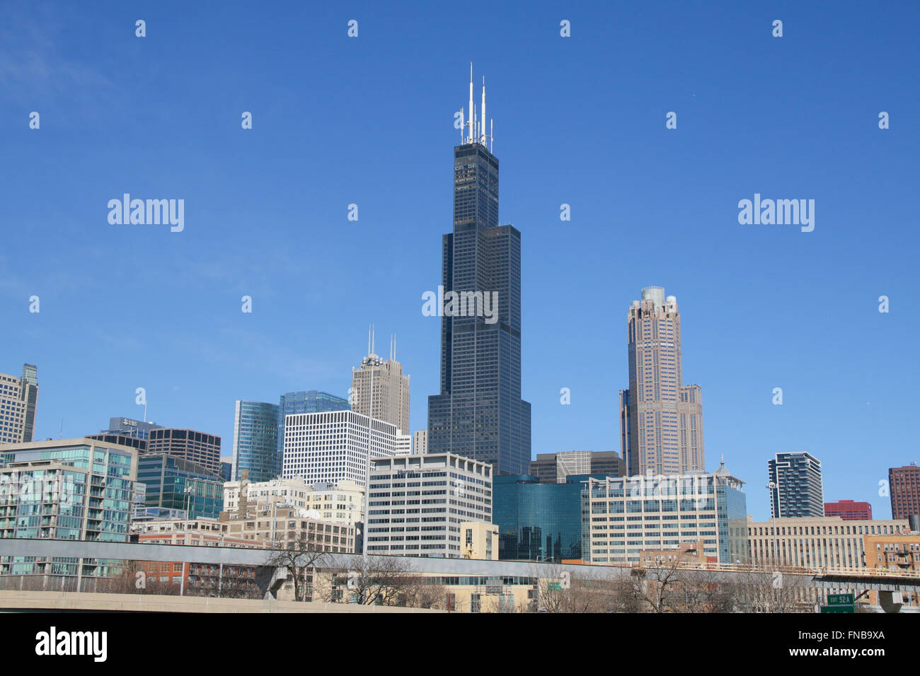 Willis Tower und andere Wolkenkratzer, Chicago, Illinois. Früher bekannt als Sears Tower. Stockfoto