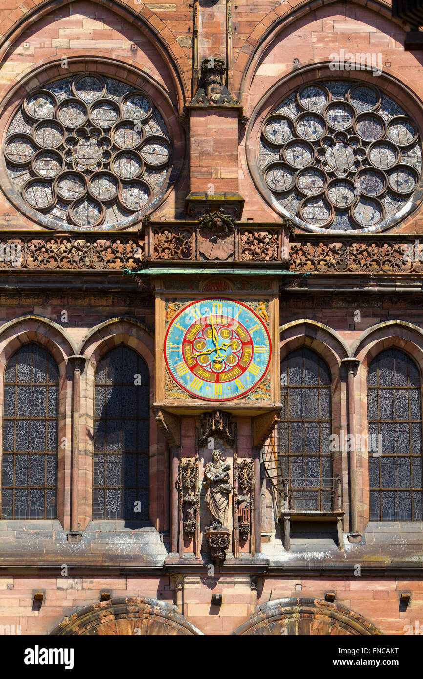 Astronomische Uhr, Liebfrauenkathedrale, Straßburg Elsass Frankreich Stockfoto