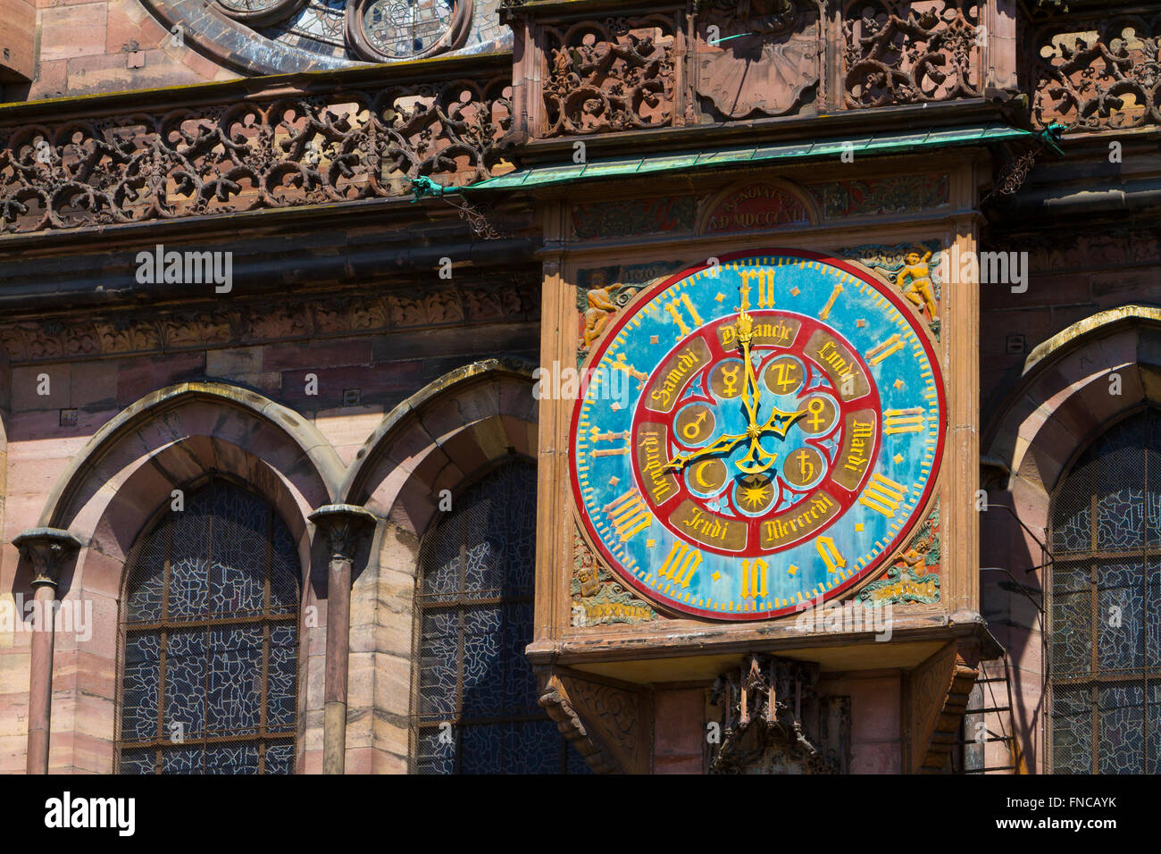 Astronomische Uhr, Liebfrauenkathedrale, Straßburg Elsass Frankreich Stockfoto